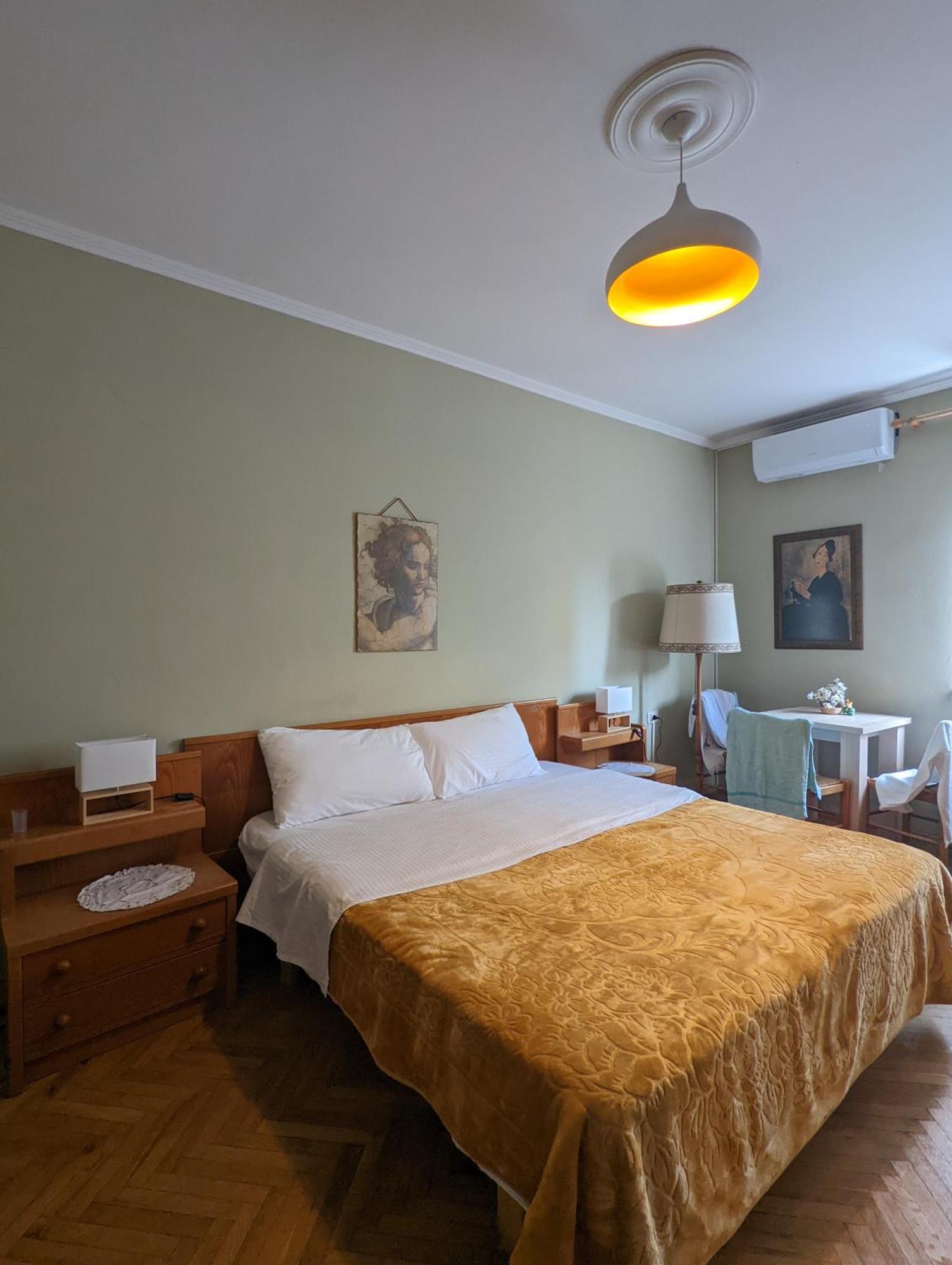 Vintage Apartment In Center Tirana Exteriör bild