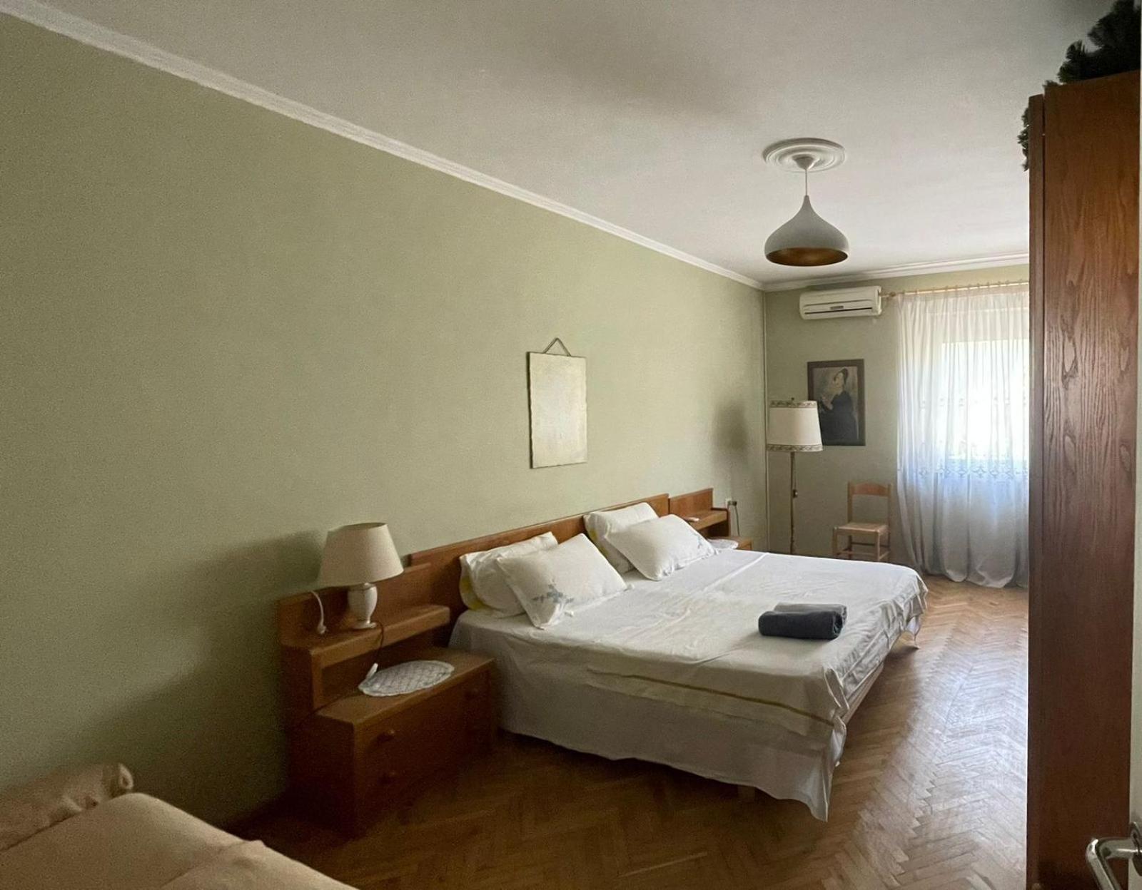 Vintage Apartment In Center Tirana Exteriör bild